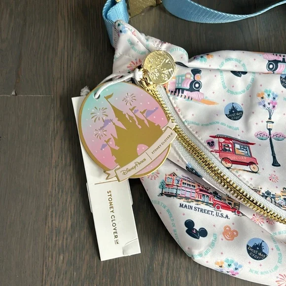 SCL Disney Parks collaboration, park exclusive jumbo fanny pack NWT - Picture 3 of 5